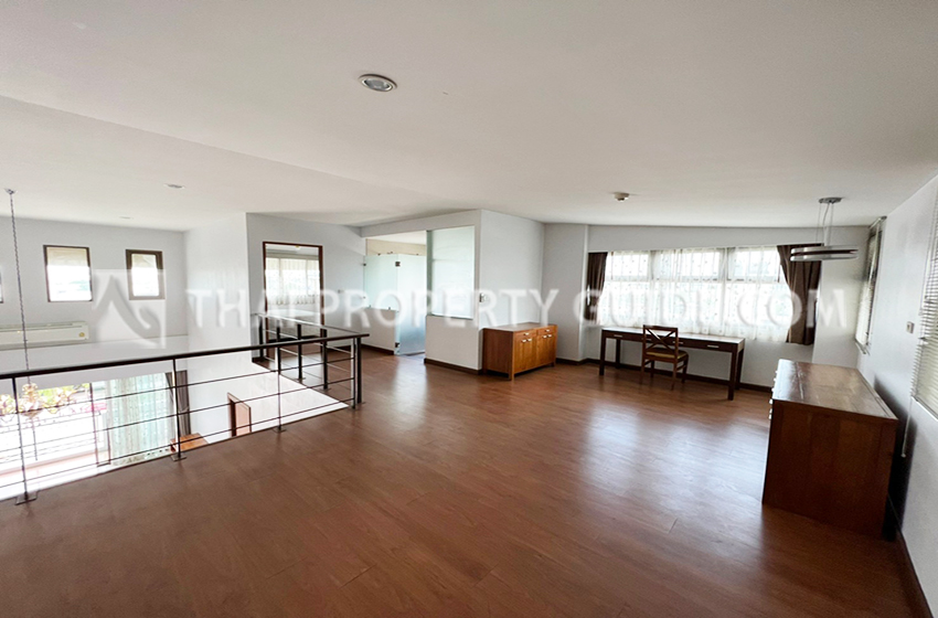 Apartment in Bangnatrad 