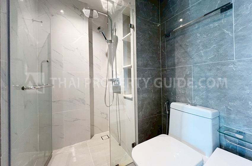 Apartment in New Petchburi 