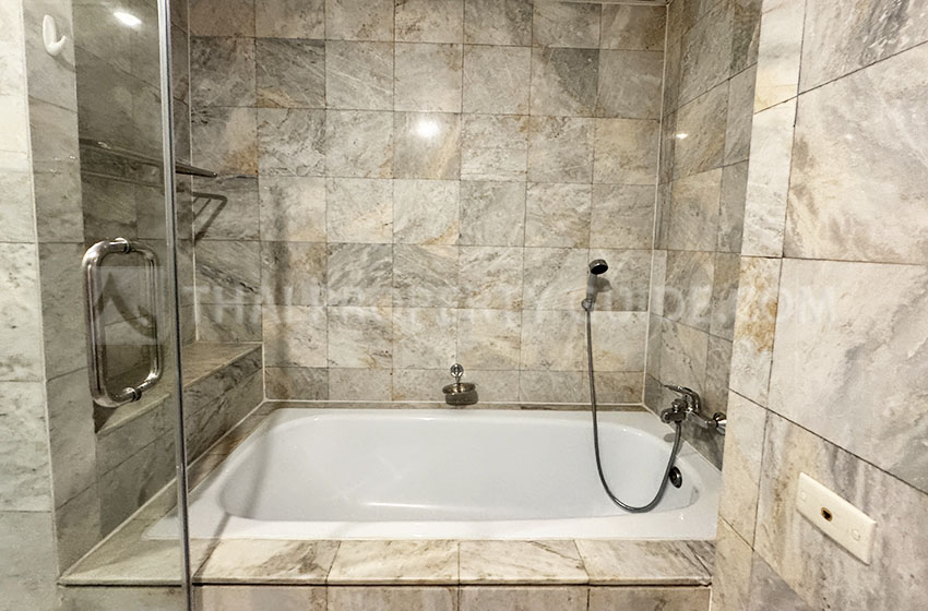 Apartment in Phaholyothin 