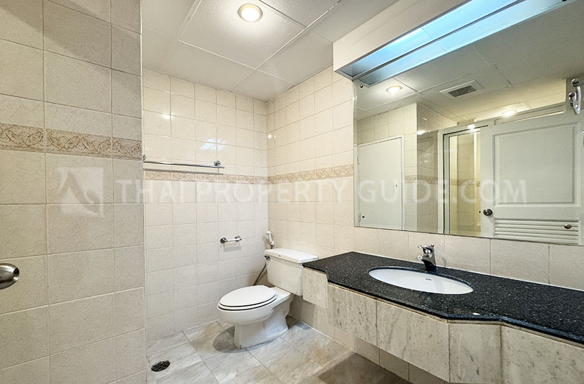 Apartment in Phaholyothin 