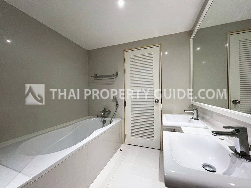 Apartment in Ploenchit 