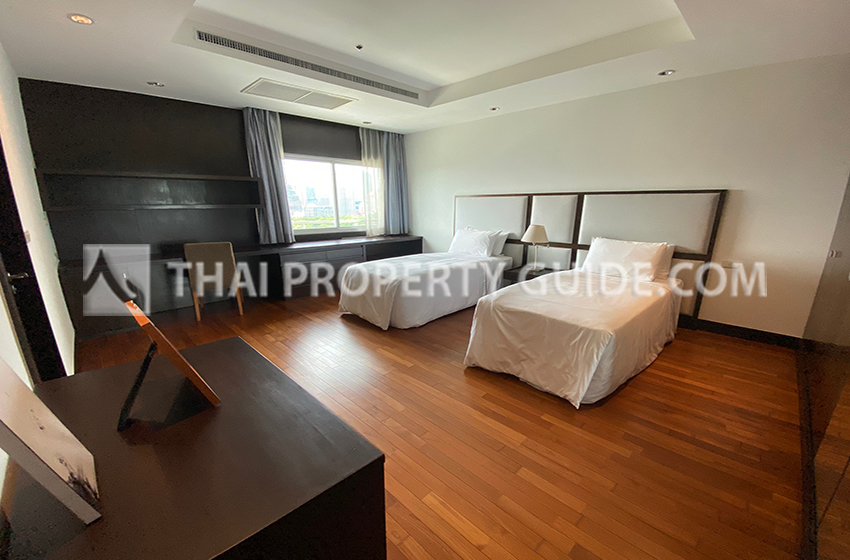Apartment in Ploenchit 