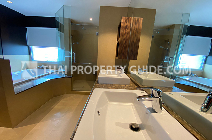 Apartment in Ploenchit 