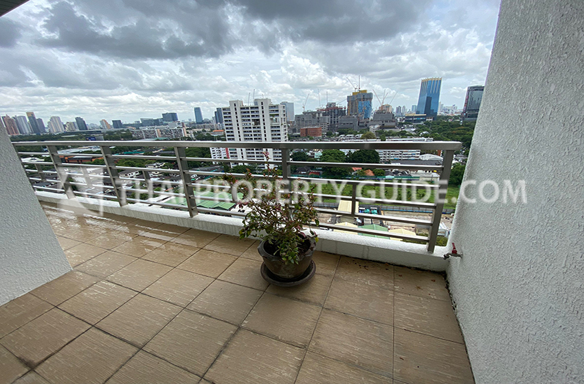 Apartment in Ploenchit 