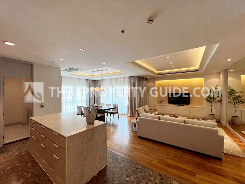Apartment in Ploenchit
