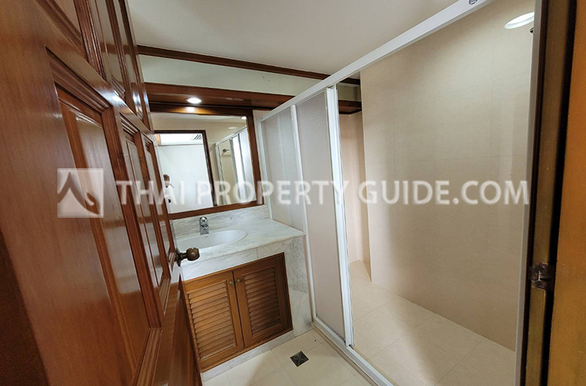 Apartment in Ploenchit 