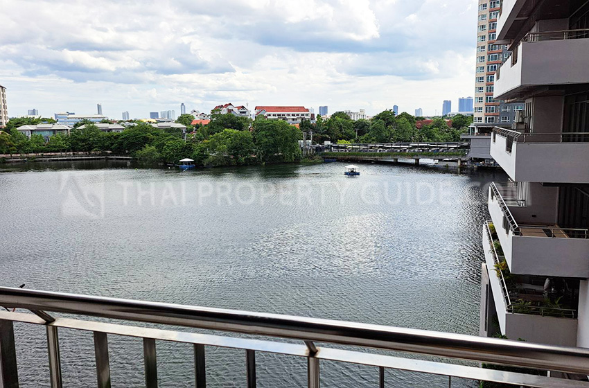 Condominium in Nichada Thani 