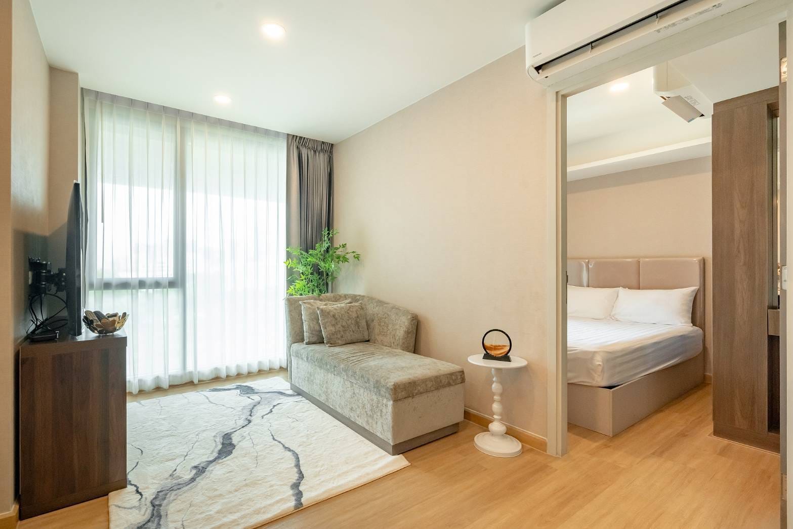 Condominium in New Petchburi 