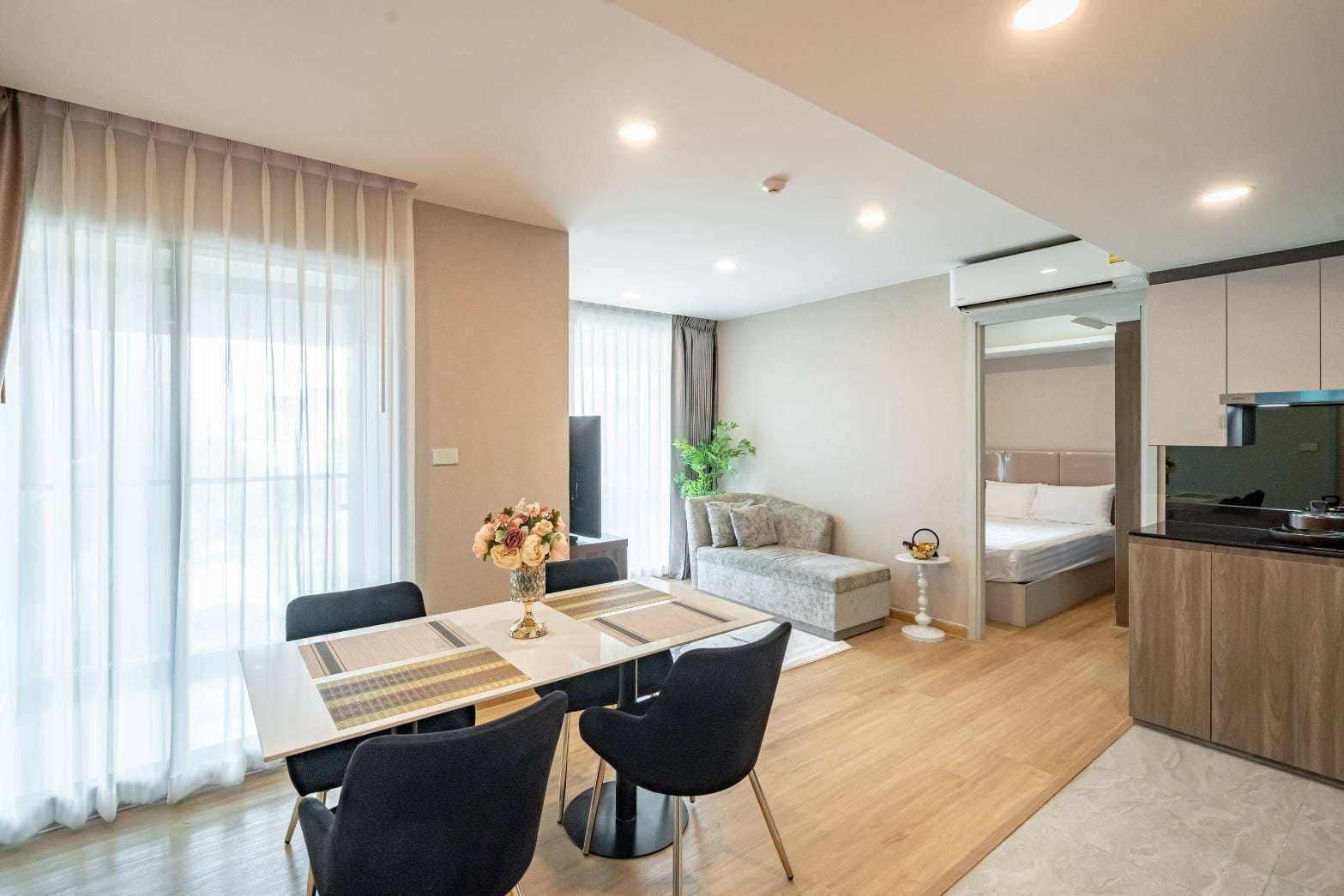 Condominium in New Petchburi 