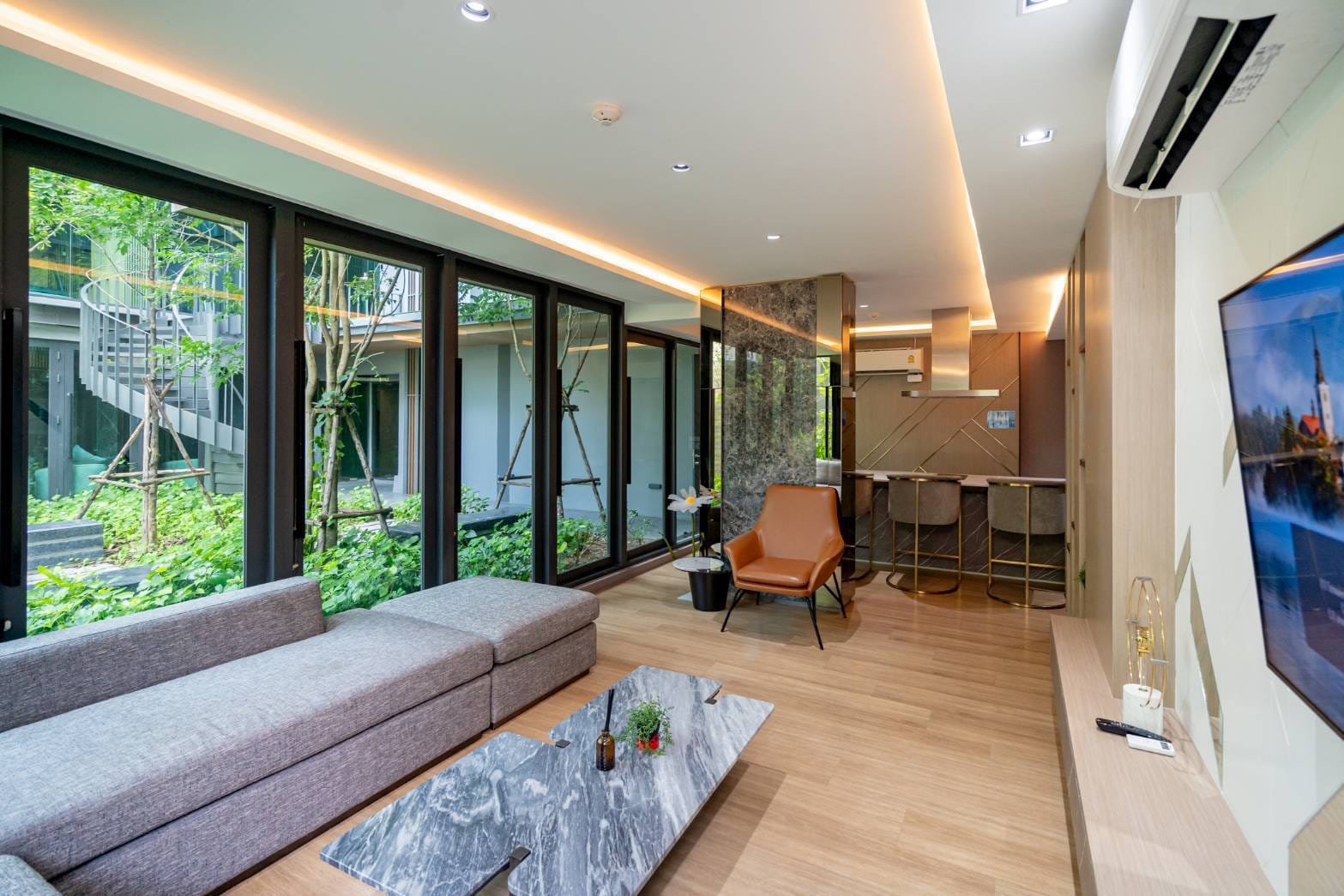 Condominium in New Petchburi 