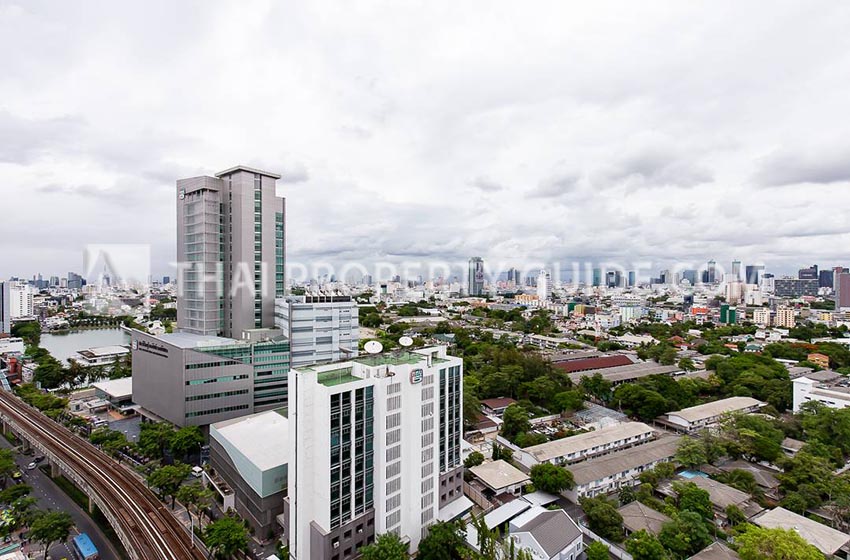 Condominium in Phaholyothin 