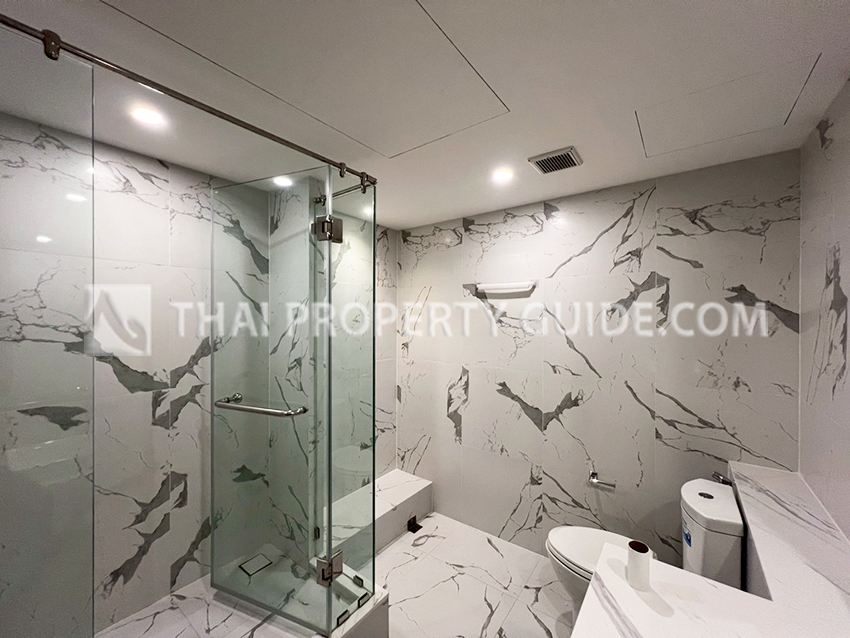 Condominium in Ploenchit 