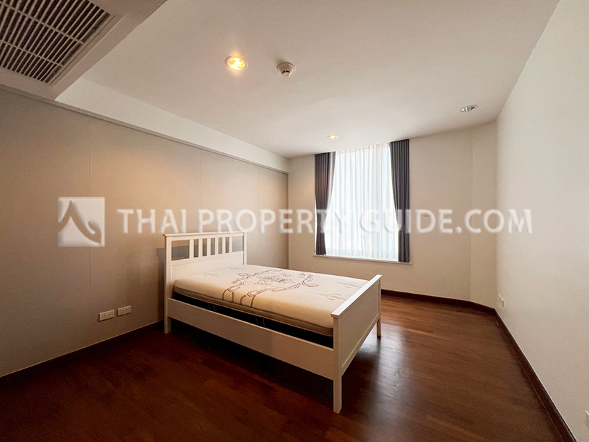 Condominium in Ploenchit 