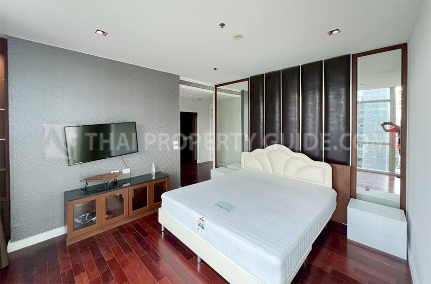 Condominium in Ploenchit : Athenee Residence 
