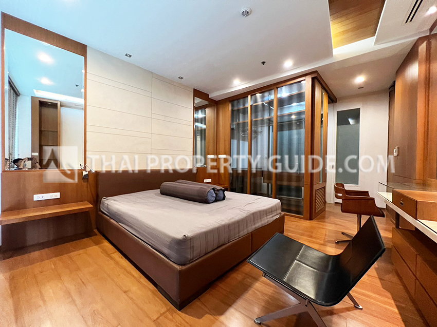 Condominium in Ploenchit 