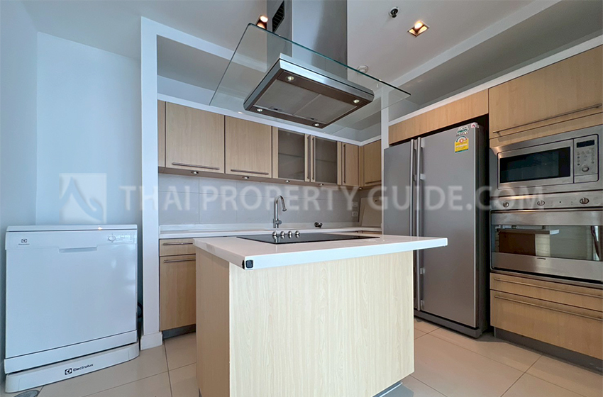 Condominium in Ploenchit : Athenee Residence 