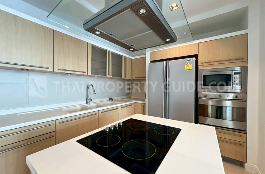 Condominium in Ploenchit : Athenee Residence 