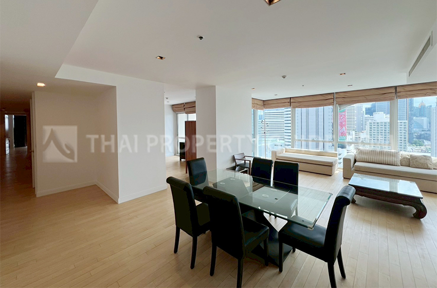 Condominium in Ploenchit : Athenee Residence