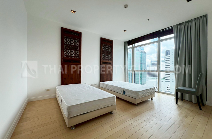 Condominium in Ploenchit : Athenee Residence