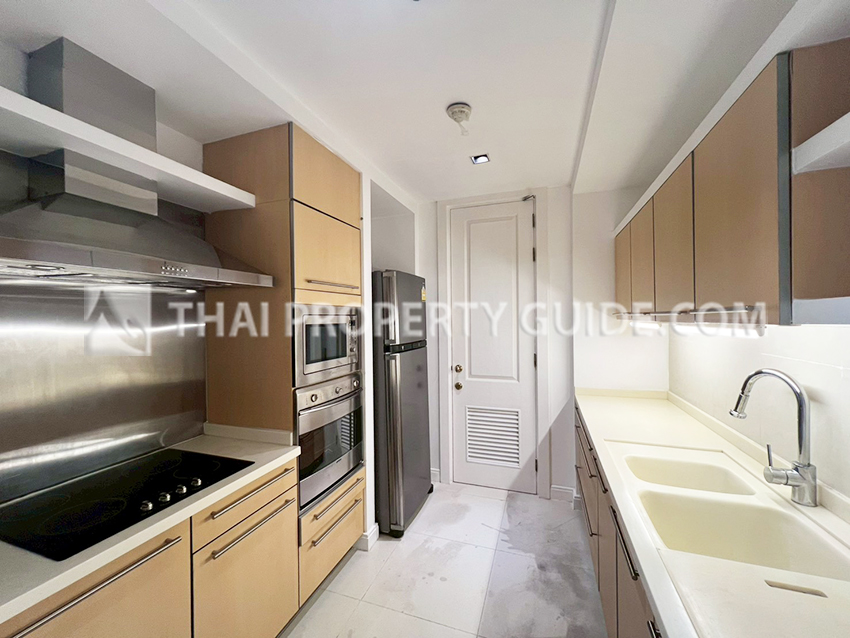 Condominium in Ploenchit : Athenee Residence 
