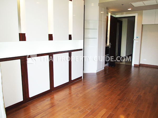 Condominium in Ploenchit 