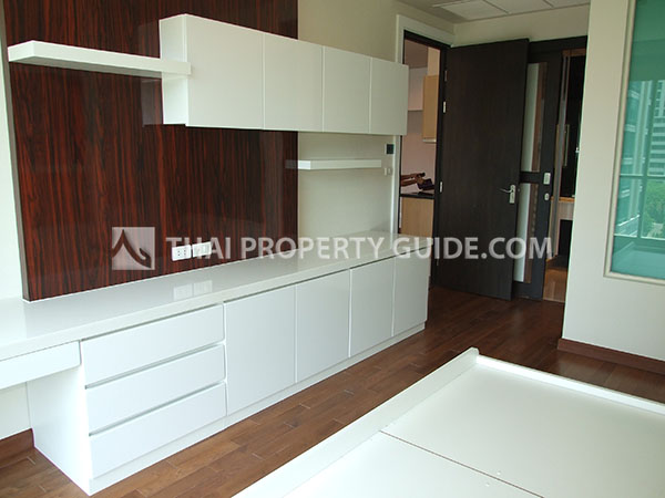 Condominium in Ploenchit 