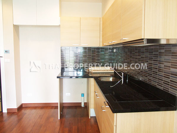 Condominium in Ploenchit 