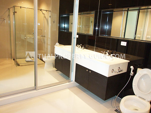 Condominium in Ploenchit 