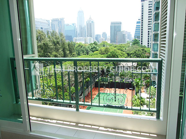 Condominium in Ploenchit 