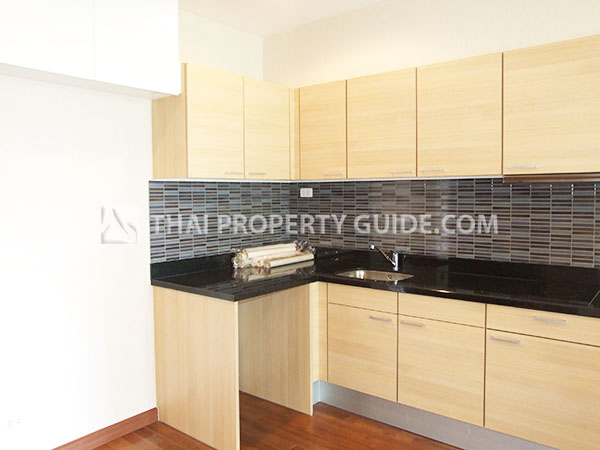 Condominium in Ploenchit 