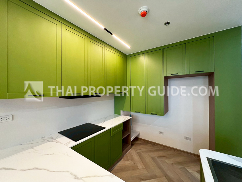 Condominium in Ploenchit : Athenee Residence 