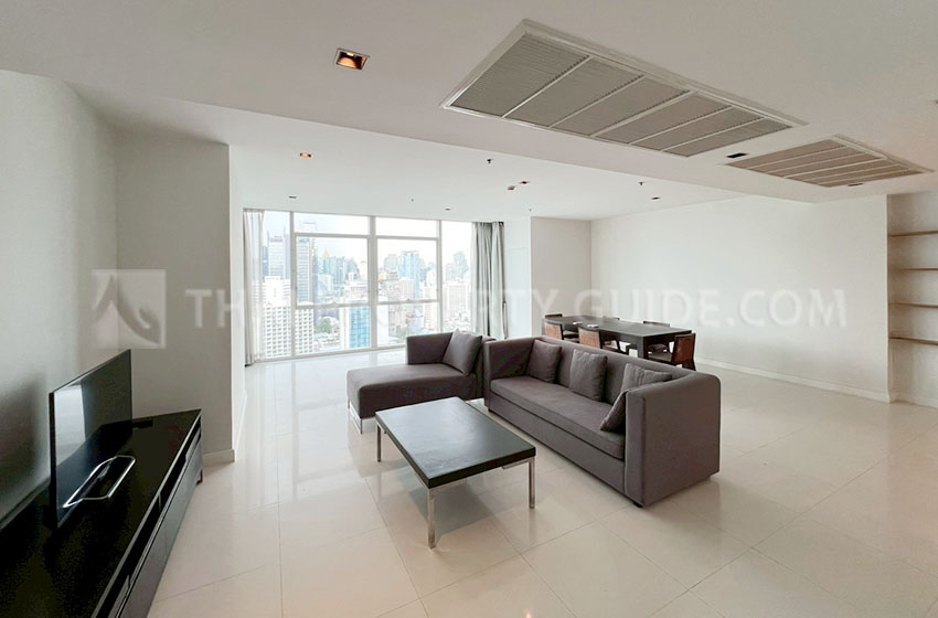 Condominium in Ploenchit