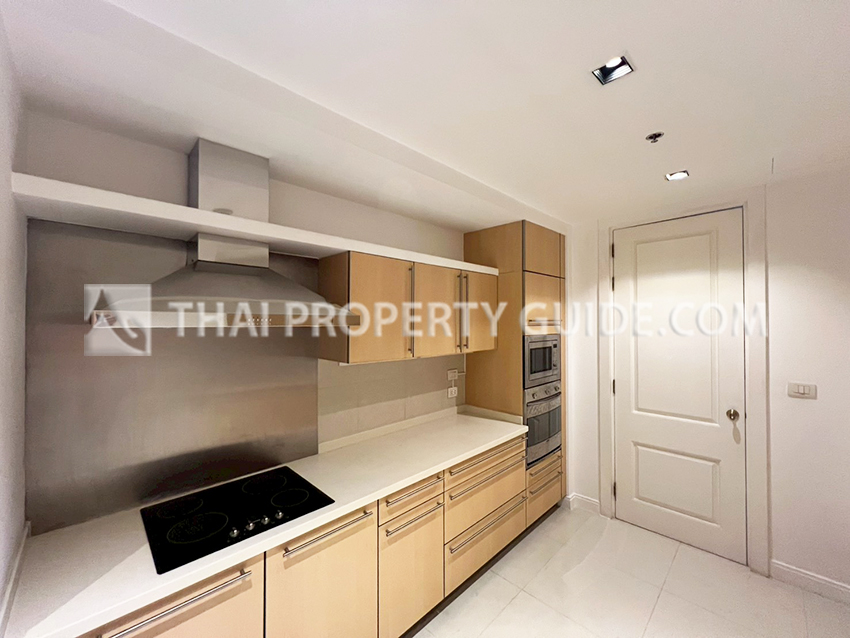 Condominium in Ploenchit : Athenee Residence 