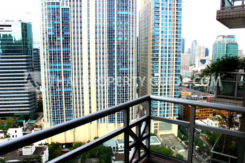Condominium in Ploenchit 