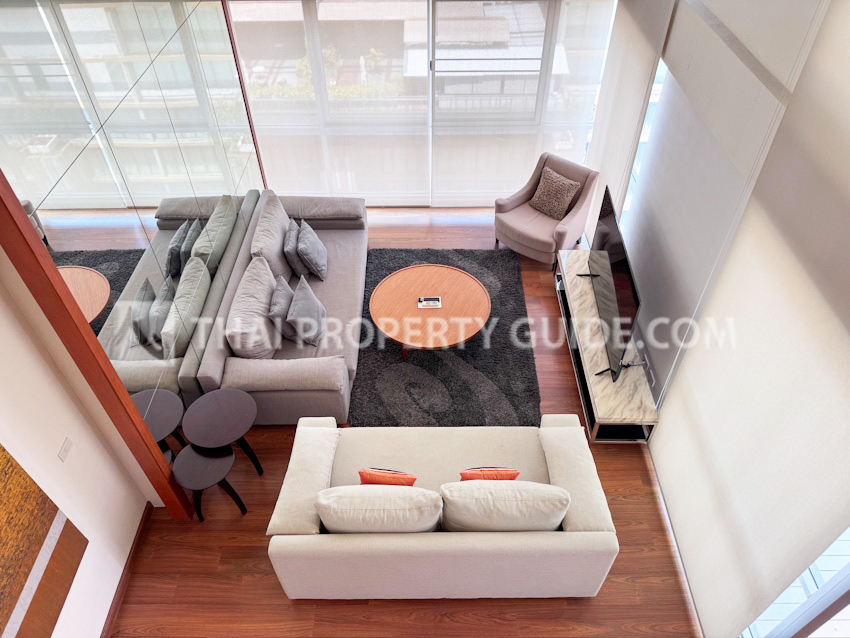 Condominium in Ploenchit 