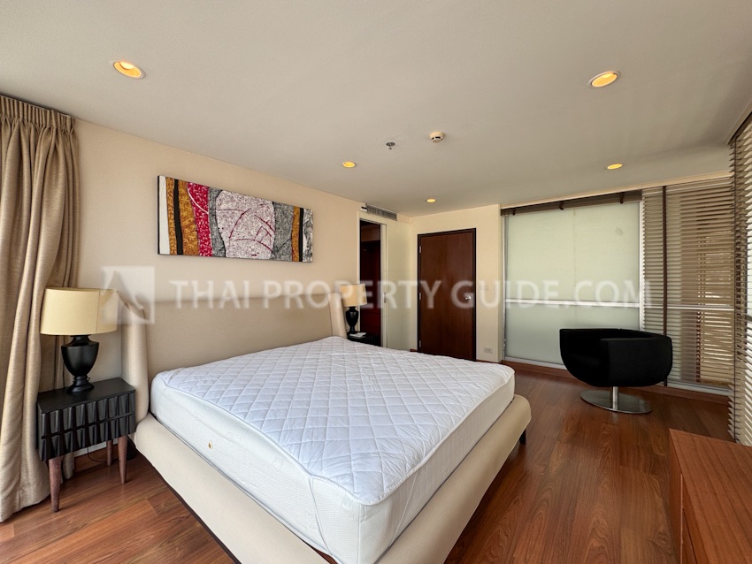 Condominium in Ploenchit 