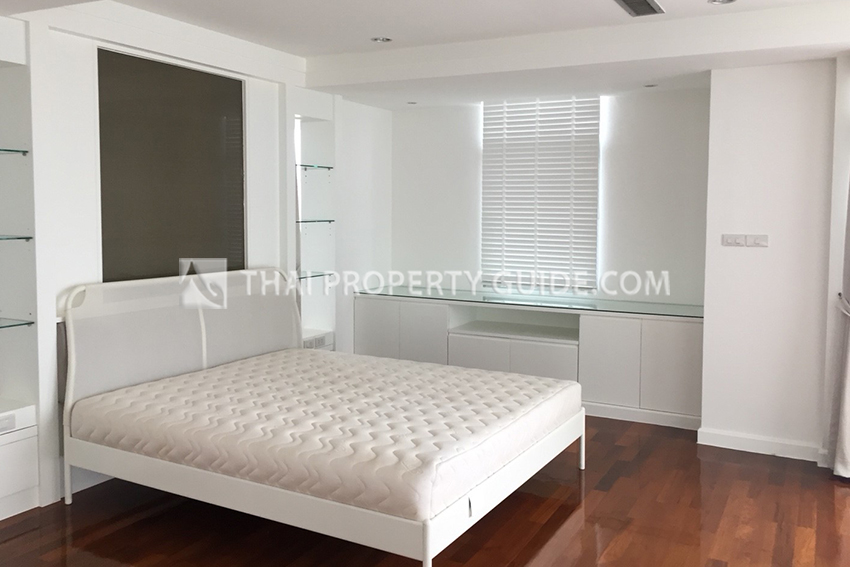 Condominium in Ploenchit 
