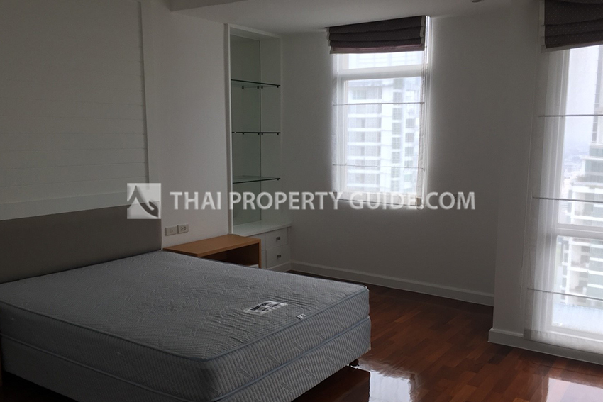 Condominium in Ploenchit 