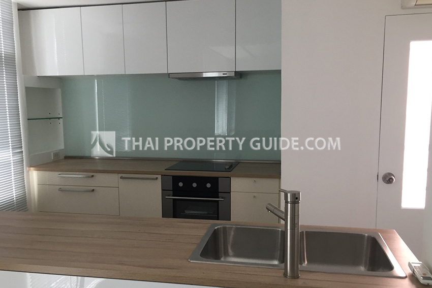 Condominium in Ploenchit 