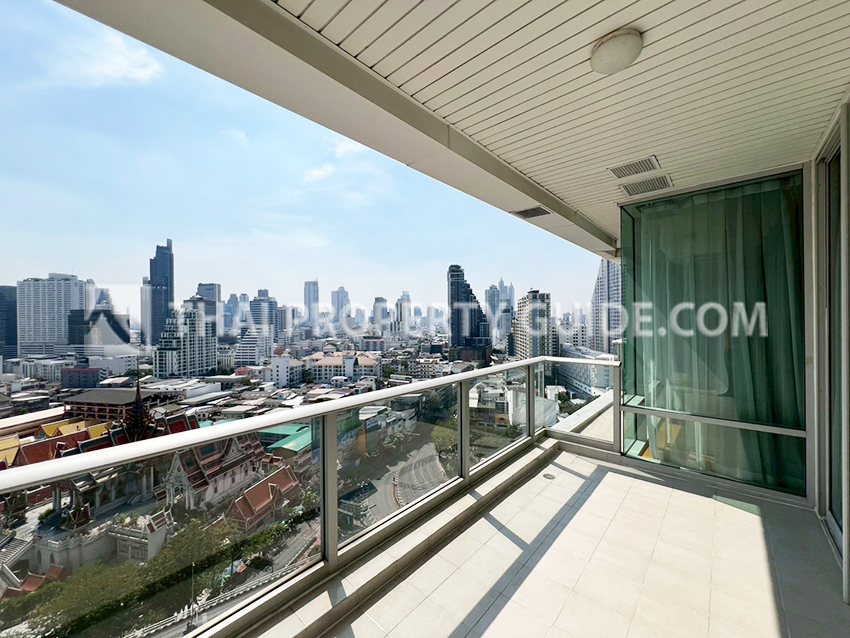 Condominium in Ploenchit 