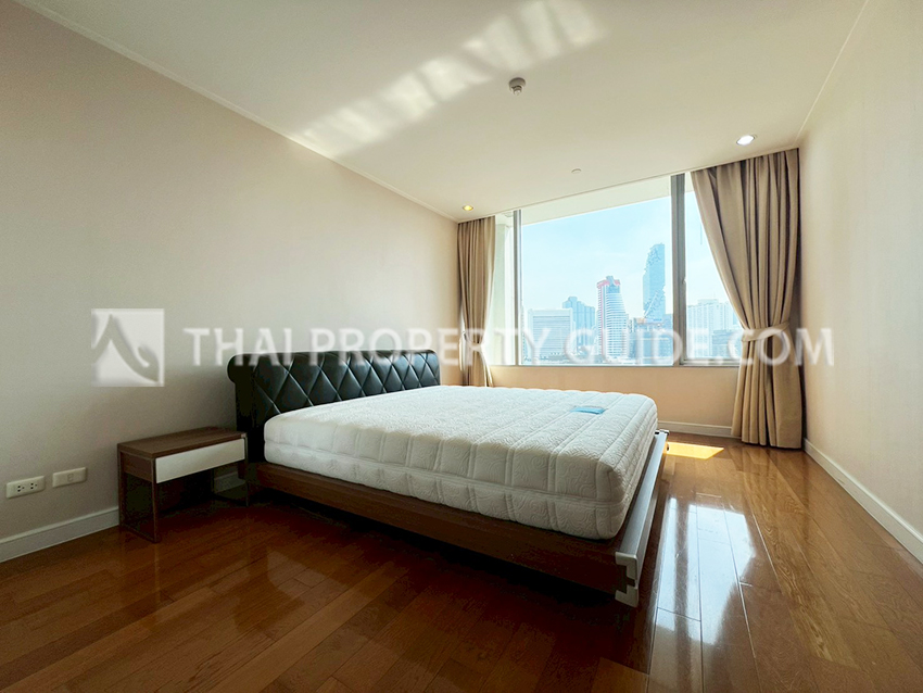 Condominium in Ploenchit 