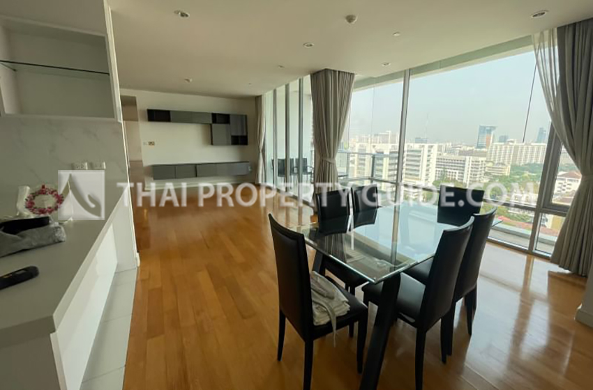 Condominium in Ploenchit 