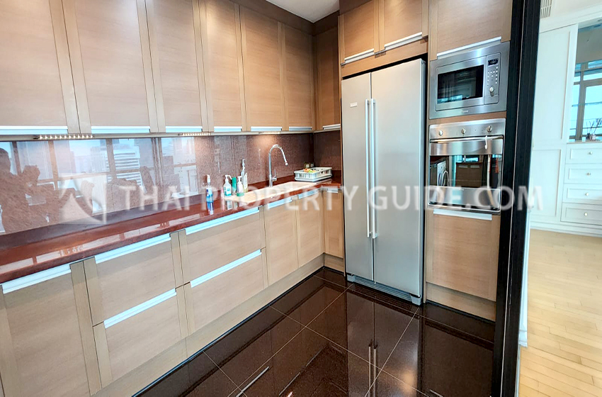 Condominium in Ploenchit : Athenee Residence 