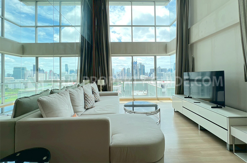 Condominium in Ploenchit
