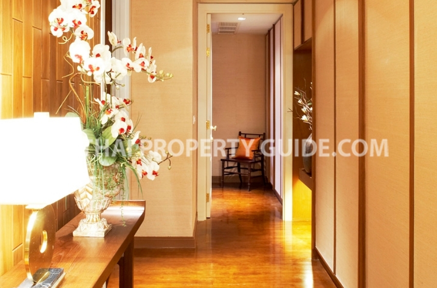 Condominium in Ploenchit : Athenee Residence 