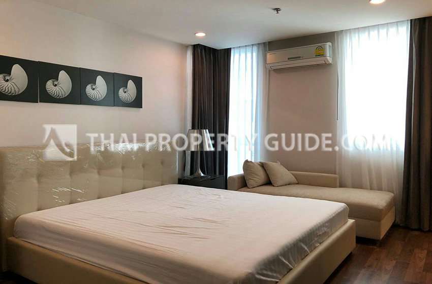 Condominium in Ploenchit 