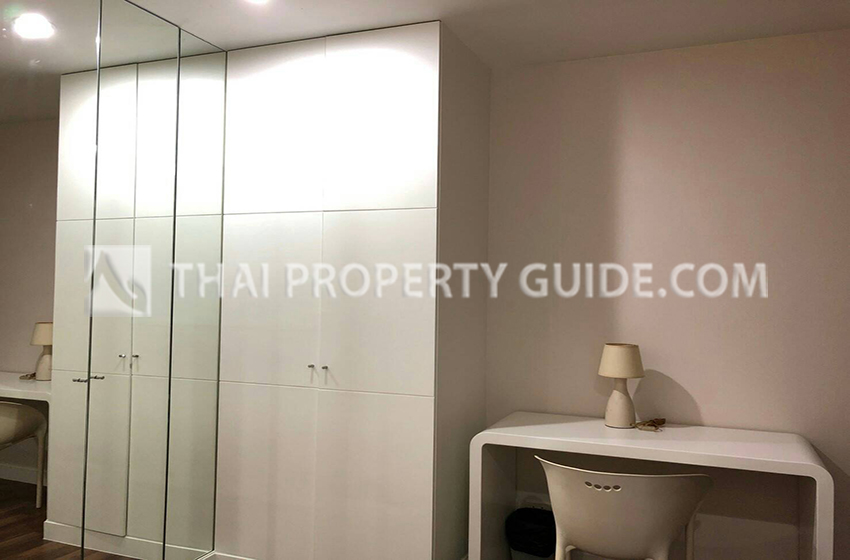 Condominium in Ploenchit 