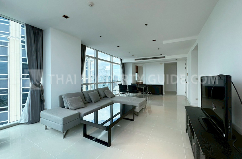 Condominium in Ploenchit