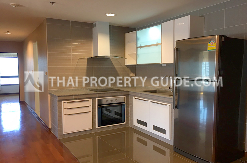 Condominium in Ploenchit 