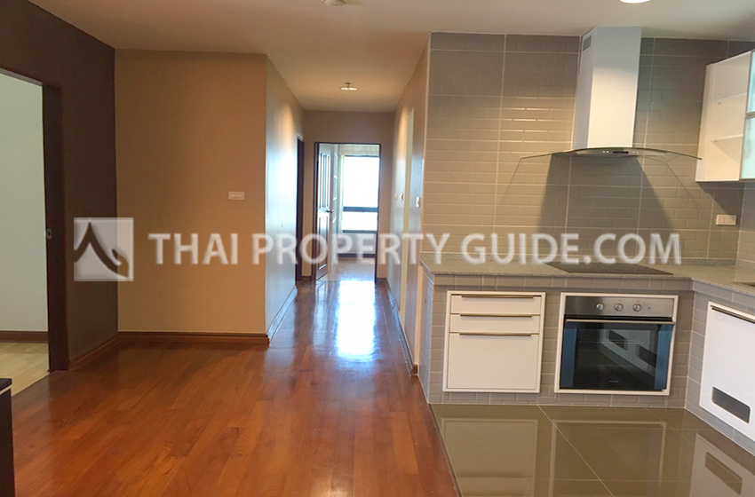 Condominium in Ploenchit 